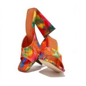 !! NEW !! Square Toe Triangle Heel Mules in Abstract Print